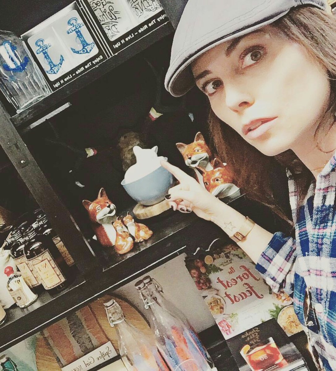 ShadowhuntersJA's tweet photo. #MaximTakeover #Shadowhunters #shadowhuntersseason2 https://t.co/xwiexaWYeU