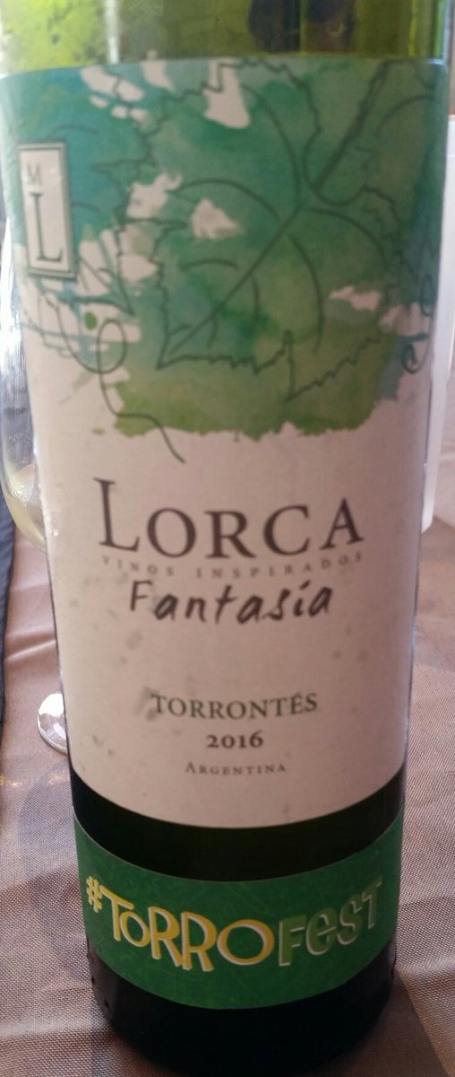 facandyou's tweet photo. Otro buen par de frescos por el lado de los cítricos y bien pileteros @chakanawines y @BodegaMLorca #TorroFest @AchaClub https://t.co/lh1xaggHA0