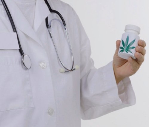 NoemiLu1982's tweet photo. #SclerosiMultipla La cannabis medica entra in commercio in Italia https://t.co/2gHY4sG8k4 https://t.co/JEwQLCaIQ9