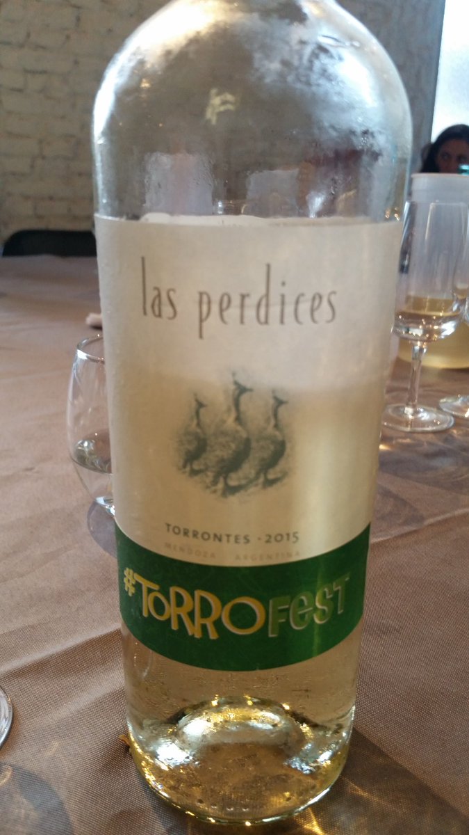 facandyou's tweet photo. Último de mis elegidos en el #TorroFest de @AchaClub con mucha acidez y frescura @LasPerdices1 y @BodegaElEsteco https://t.co/K7UdsgpDaF