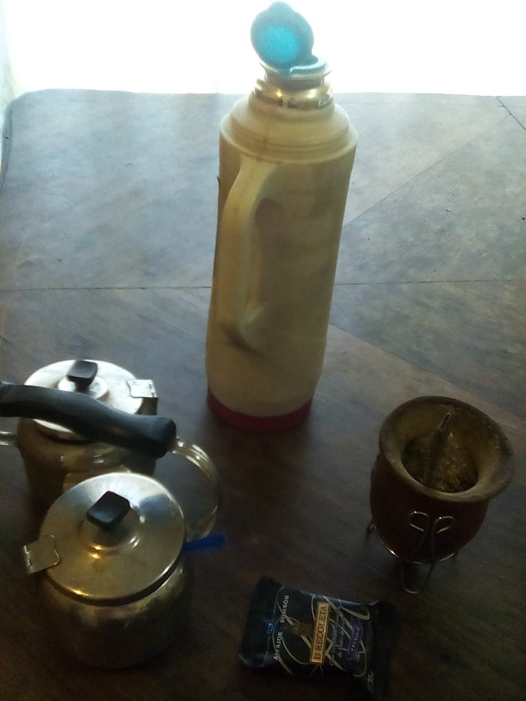 AsNLaMangaOk's tweet photo. Mate, alfajorcito y @CafeConNerds #Setentoso. ¡Qué miércoles!
Pasate por https://t.co/HLSyizF0iz https://t.co/F2lBr7WHkx