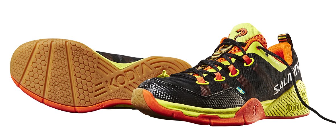 HandNews_Live's tweet image. [#JeuConcours]🎁 RT + Follow @HandNews_Live &amp;amp; @Salming_Hand et tentez de gagner une paire de #Kobra noire ! #handball #concours