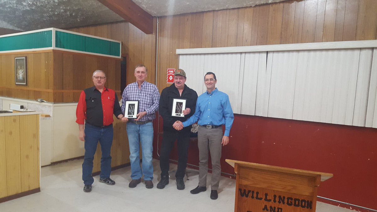 willingdonseed's tweet photo. Philip and Ted received their 35yr service awards tonight at our AGM, presenting awards are manager Brian Esak &amp; President @Bezovie_farmers https://t.co/lpH145sk5x