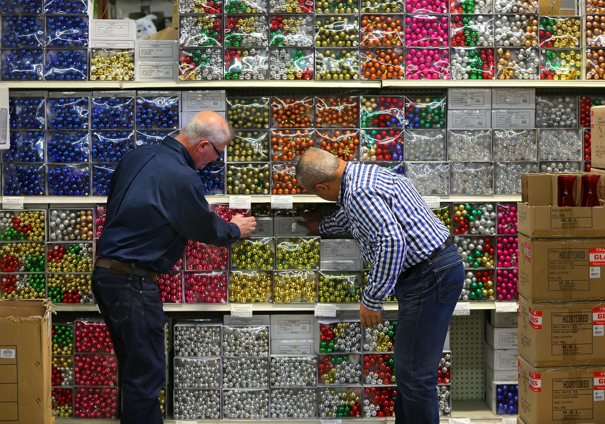 The Boston Globe On Twitter For Generations Retailers From All Over New England Have Been Supplied By The Boston Flower Exchange Https T Co Qrnvm5kezf Https T Co Dcn6mfims8