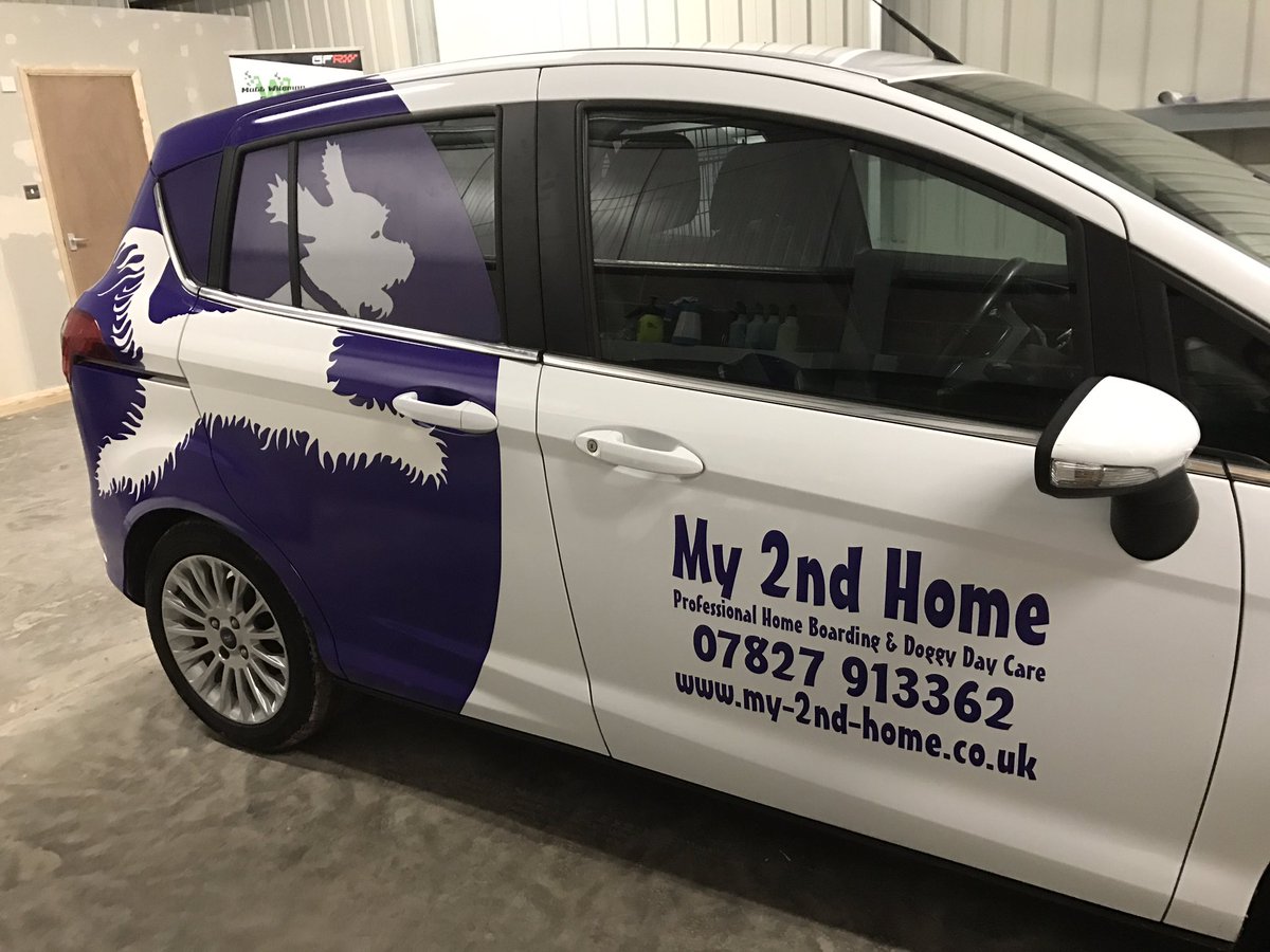 VenomWraps's tweet photo. First Job completed in the new unit this week! Lovely half wrap using 3M ij180 and Contravision @3MWrapsUK @William_Smiths #purplewrap https://t.co/EVjybW9zXH
