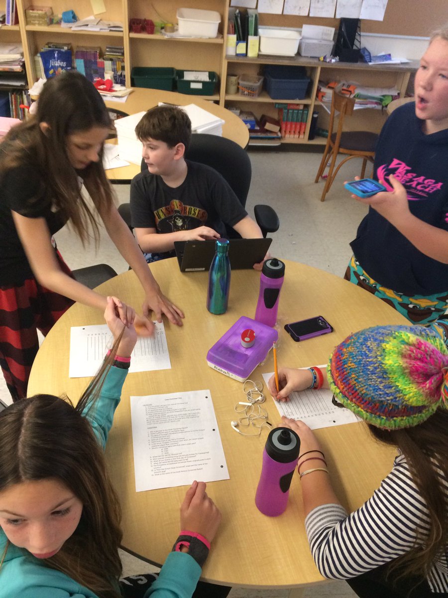 stephenglish1's tweet photo. Intermediate Classes: Crazy Christmas Trivia Challenge🎄 #scdsb #tweetthehalls @TayShoresPS @Gr7Collabratory @MrMcfarlaneTSPS @david53moore https://t.co/JA9fFzpRO9