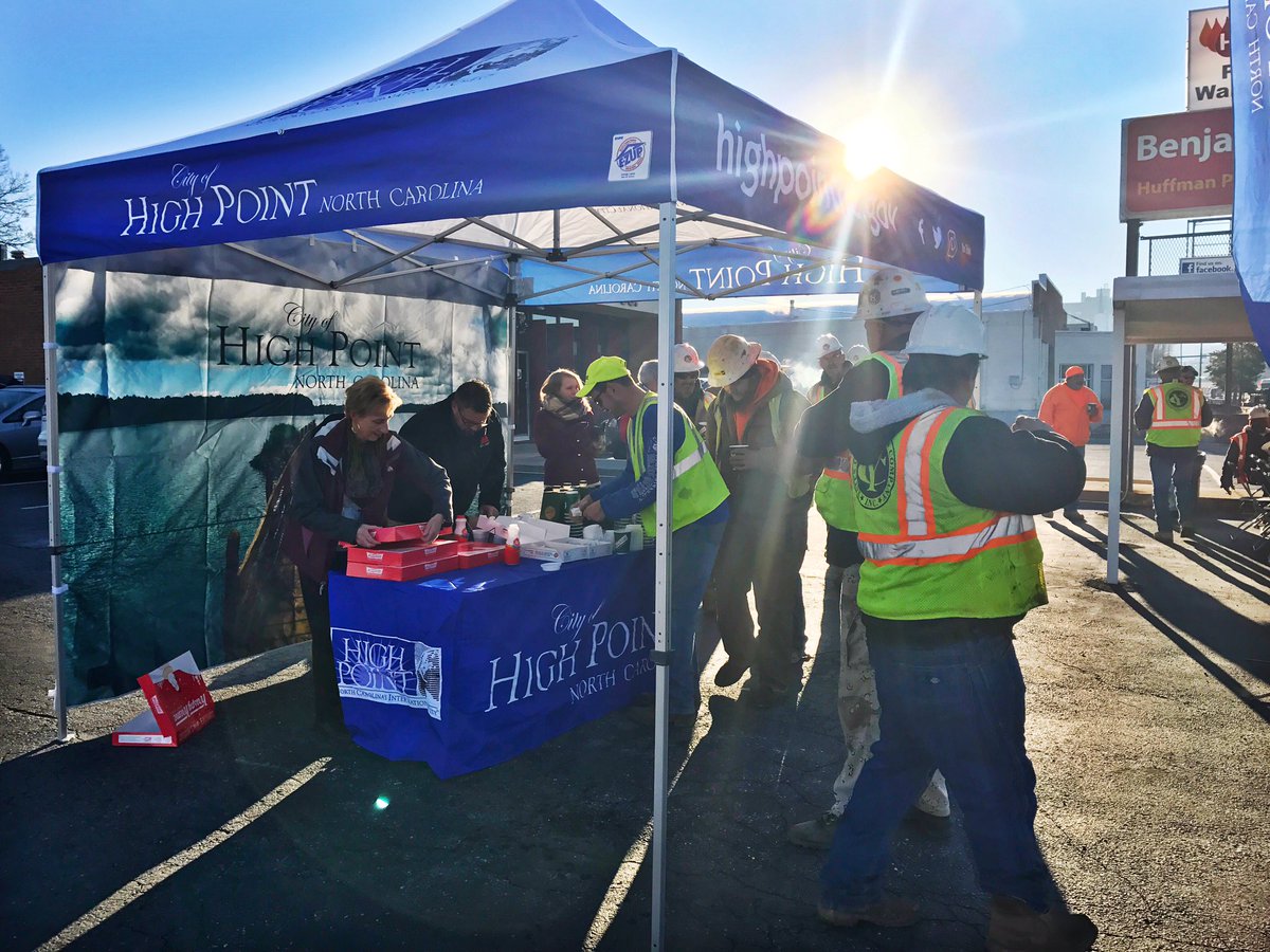 CityofHighPoint's tweet image. Thanks @HighPointPL for providing @krispykreme on behalf of #MainStreetProject businesses in appreciation of Yates Construction's hard work!