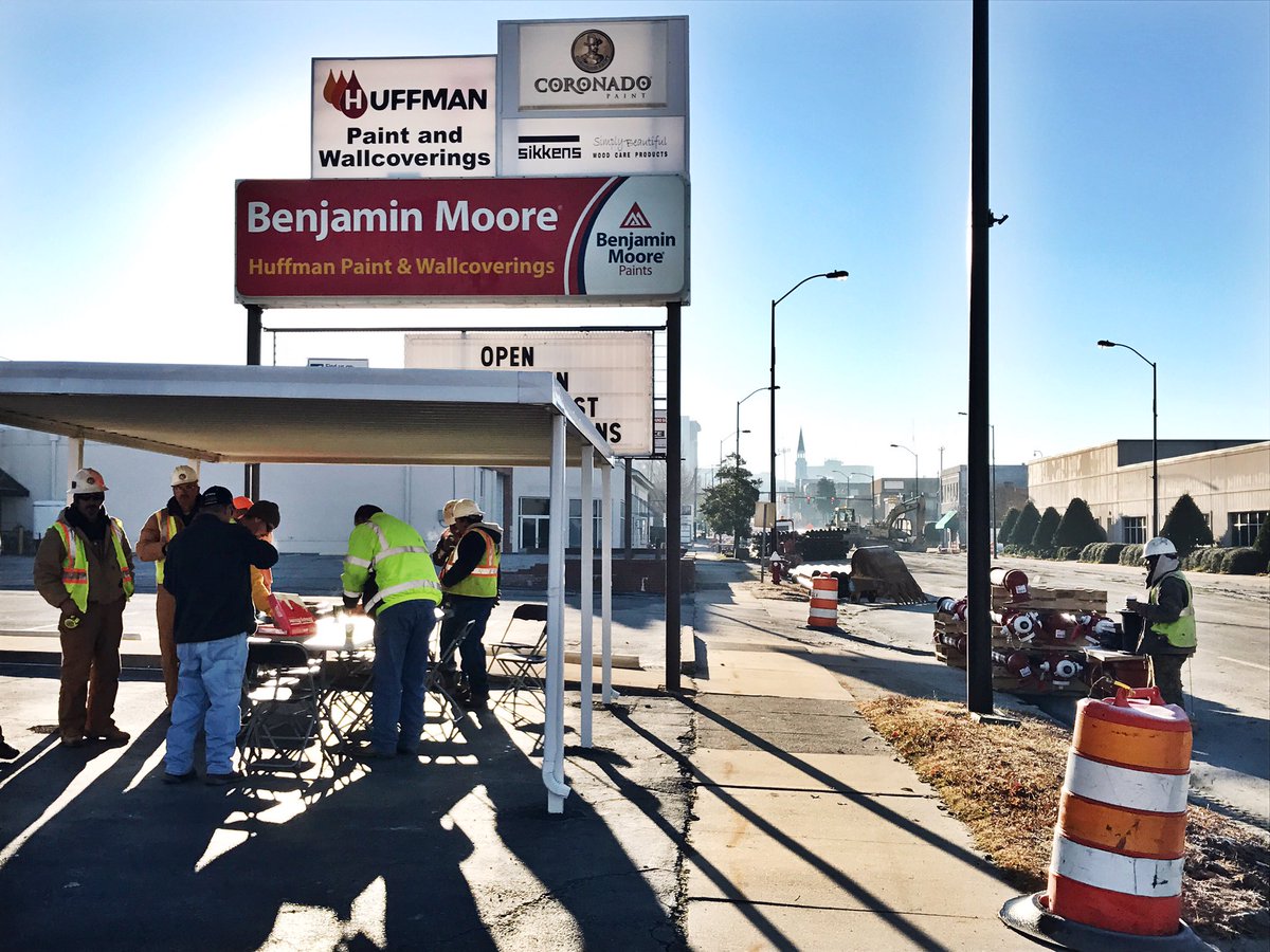 CityofHighPoint's tweet image. Thanks @HighPointPL for providing @krispykreme on behalf of #MainStreetProject businesses in appreciation of Yates Construction's hard work!