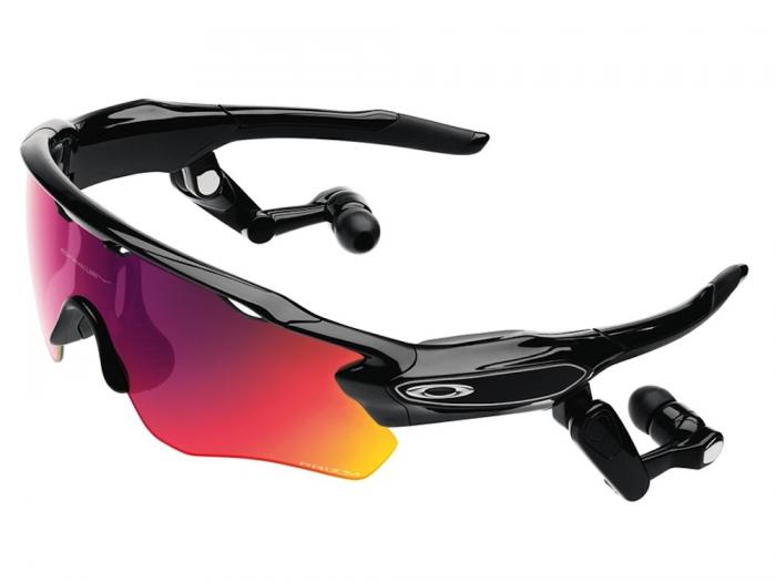 Radar Pace, gli occhiali sportivi da sole Oakley diventano il tuo allenatore smart. Per #RunnersWorld <a href="/rossrunners/">Rosario Palazzolo</a>
