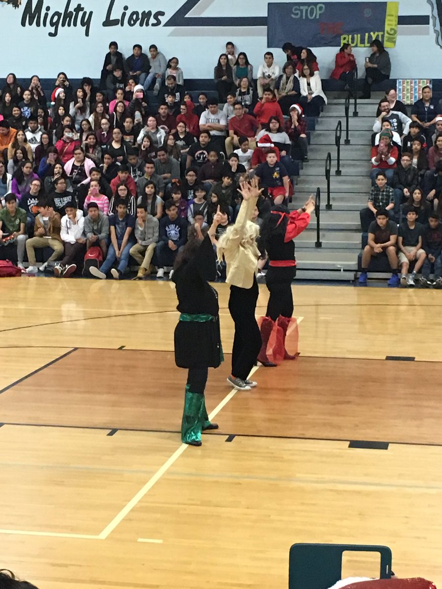 MrsGSalinas's tweet photo. DeLeon's got talent!! LipSync Battle!  @deleon046 https://t.co/GkHpVl3t6i