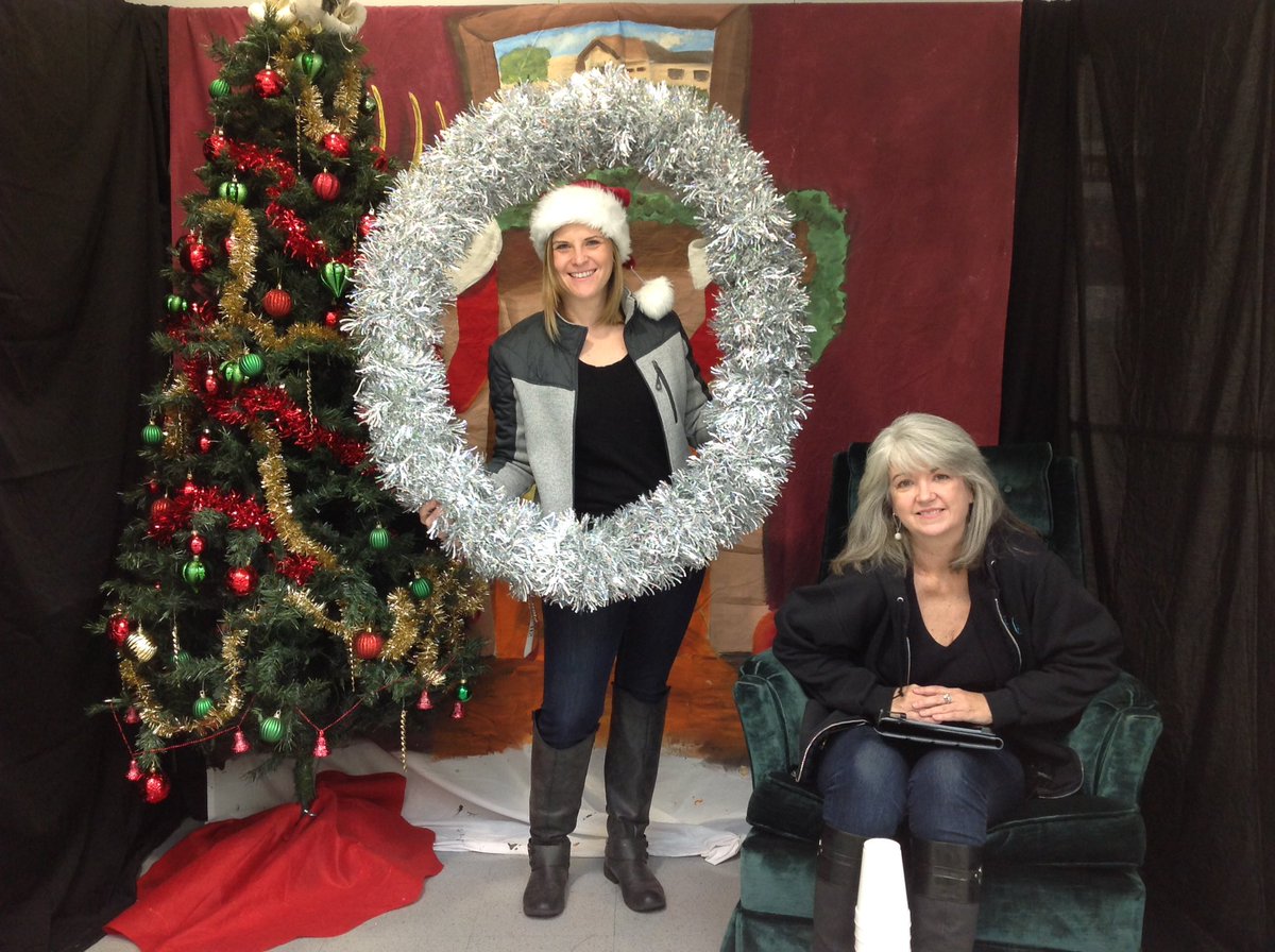 KellyWoelke's tweet photo. #TodayAtLHSK #Teamrti #happyholidays https://t.co/ed78XMC1S5