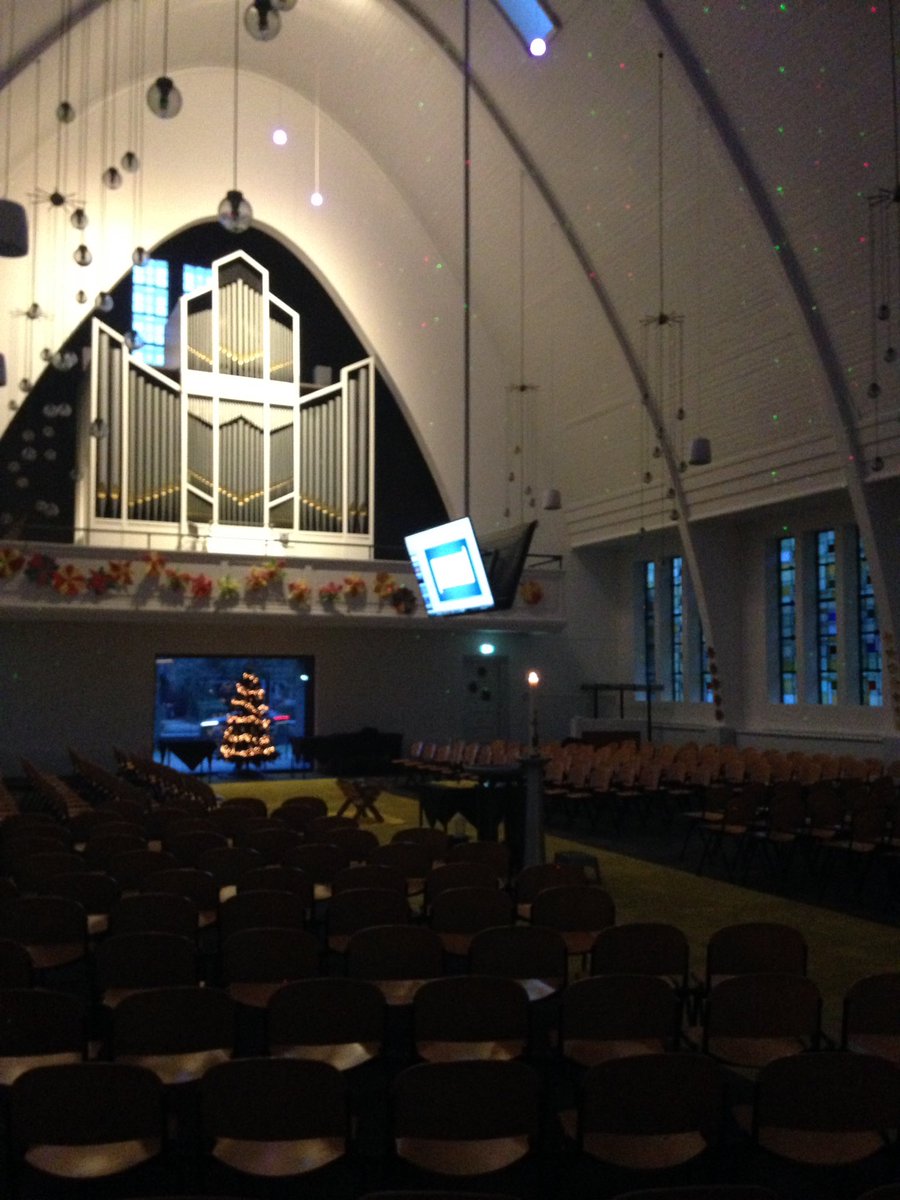 Ons kerstfeest kan beginnen in de Julianakerk aan de Deventerstraat.