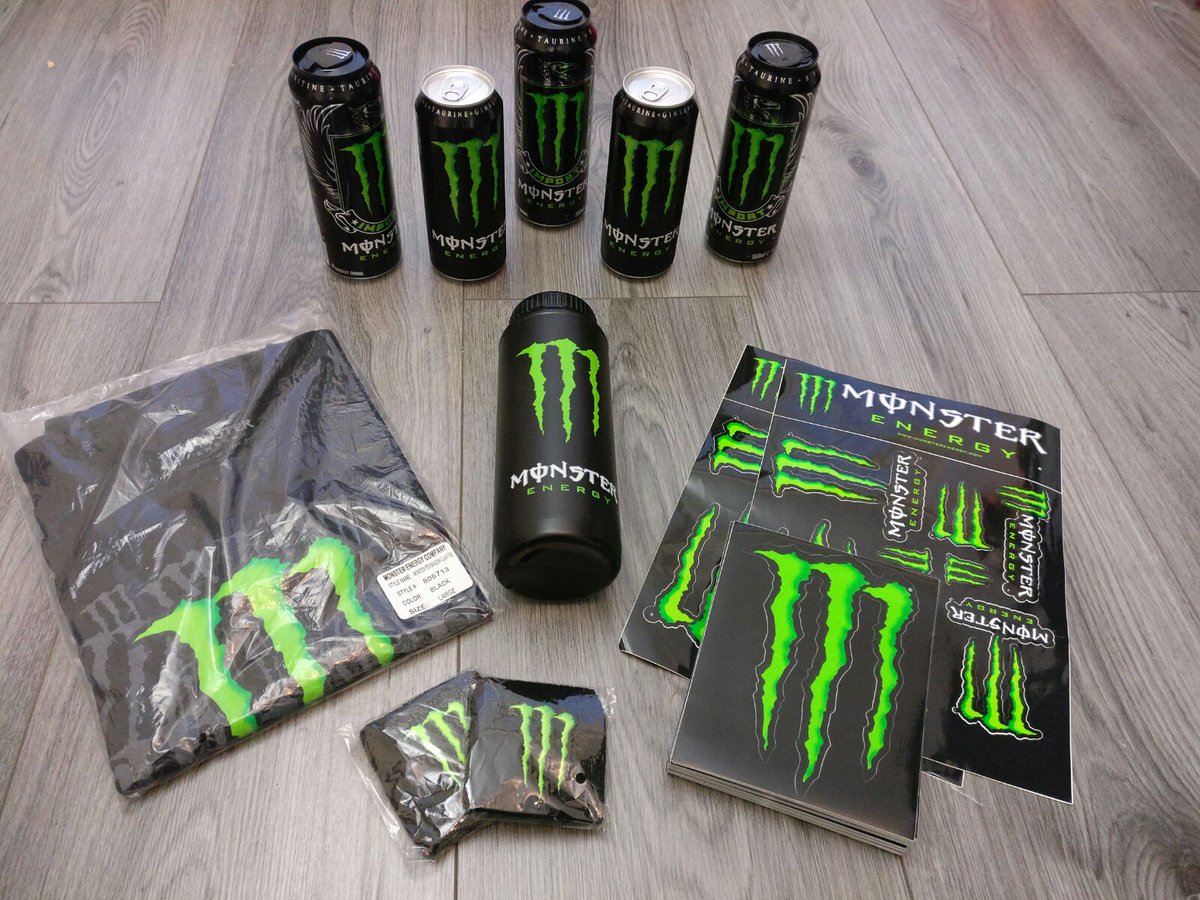 RT deze tweet om kans te maken op dit <a href="/MonsterEnergyNL/">Monster Energy NL</a> pakket met nog eens 1+1 vrijkaartjes voor de #YaraskyShow! yarasky.net/tickets