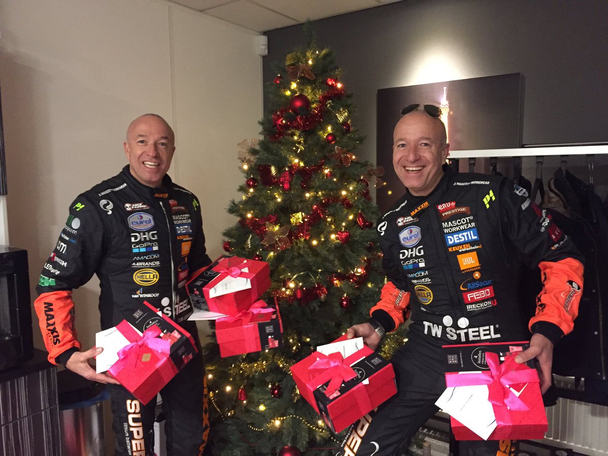 In #dakar2017 we must be in Communication from everywhere in the world and <a href="/micpoint/">Micpoint</a> always helps us with satphones

So who calls me ?👍😜🙈