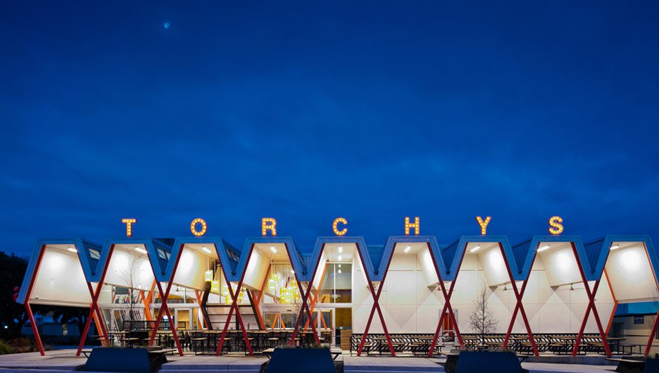 10 of this year’s wildest roofs curbed.com/2016/12/19/140…