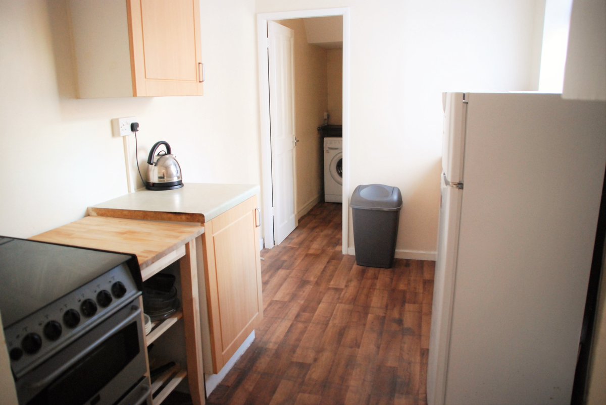 Holmes and Hunters tweet media