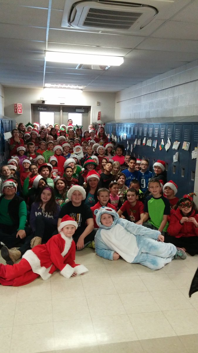 sommersC12's tweet photo. Showing our holiday spirit in 5th grade!
#sayrestrong https://t.co/KrnjsT9UCT