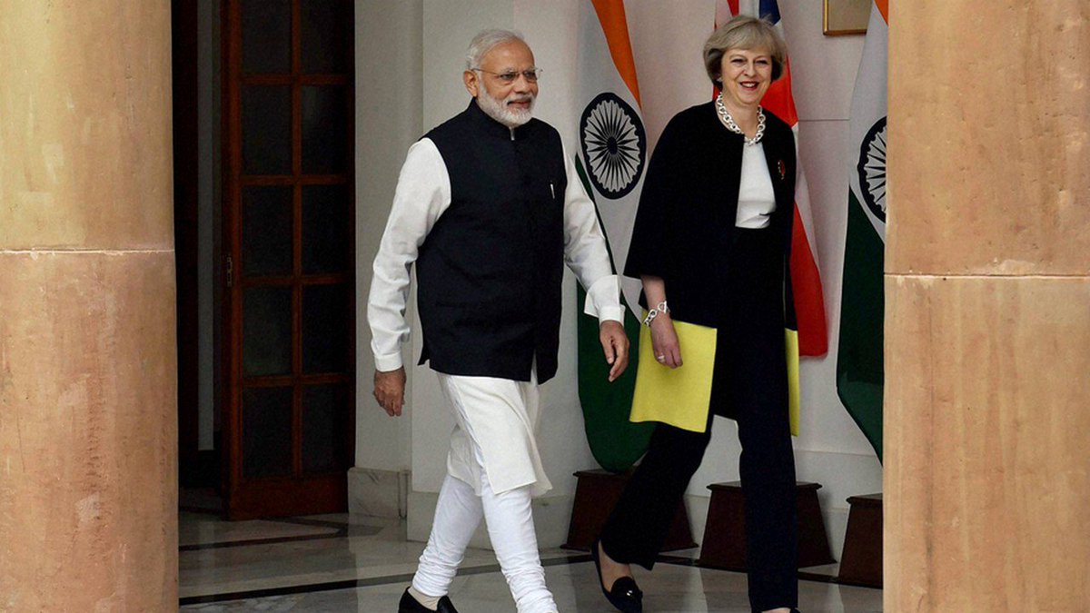 firstpost's tweet photo. #India overtakes #UnitedKingdom, economy ranks fifth in the world https://t.co/q3rxRBZWI2 https://t.co/98IUSJrdJj