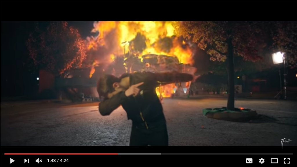 Con <a href="/rawvatsy/">Fabio Rovazzi</a> è sempre #TuttoMoltoInteressante 😃🔥@umitalia #HPLounge hp.tl/60178MNtW