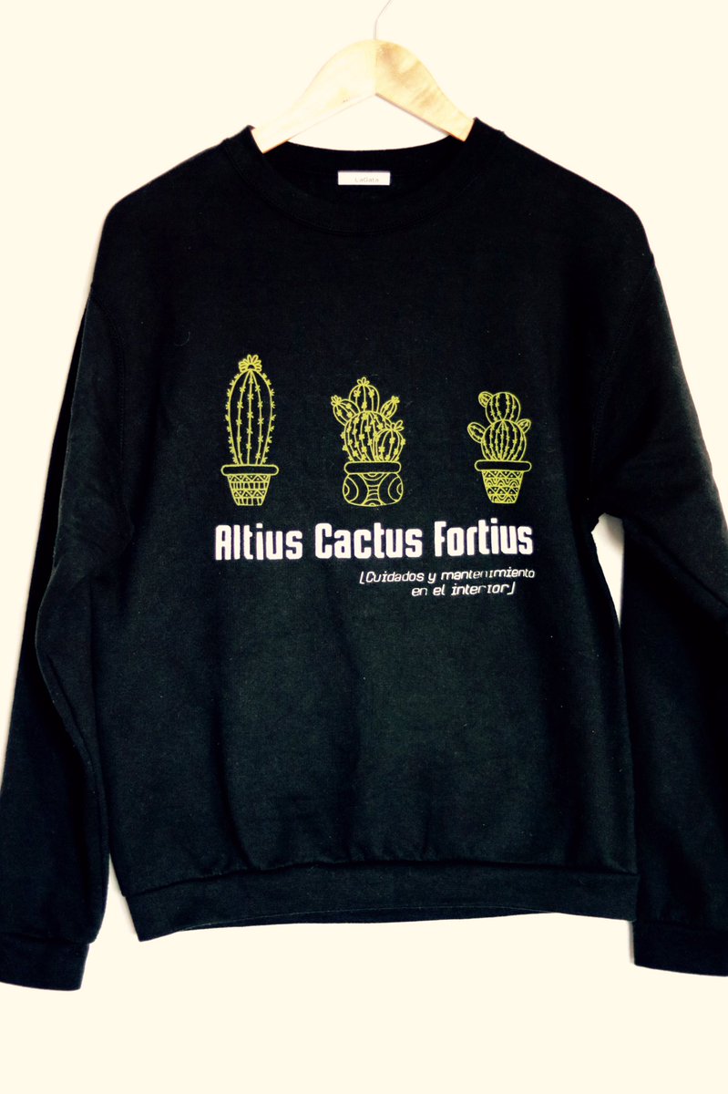 MudenitaR's tweet photo. Bienvenido invierno, te quiero sudadera. Diseño de @TheMot_ la podéis encontrar en https://t.co/SYhwOFj3dr y mil #regalos más #Navidad https://t.co/rOzp3aJFGW