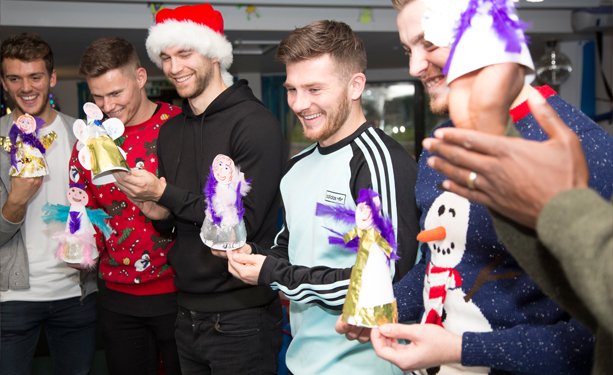 #CardiffCity helped to spread some festive cheer yesterday with <a href="/tyhafan/">Tŷ Hafan Children's Hospice</a> and <a href="/CV_UHB/">Cardiff and Vale University Health Board</a>!

Full gallery &gt;&gt; bit.ly/2i19RDT

#CityAsOne