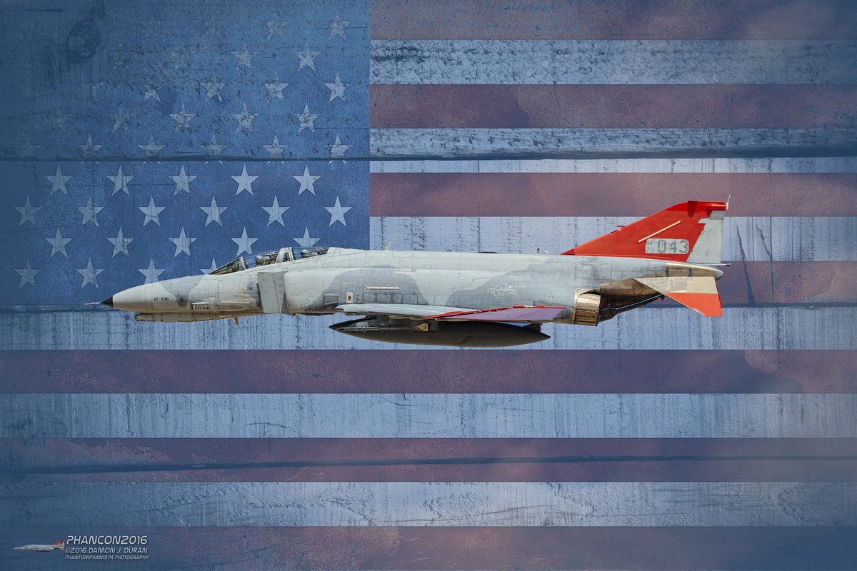 Phantomphan1974's tweet photo. Goodbye old friend @usairforce flys Phinal Phlight of the Phantom HollomanAFB. #phantomsphoever #qf4e #82ndATRSDet1 https://t.co/4rQM7cYV0Y https://t.co/HyfCEiBM4n