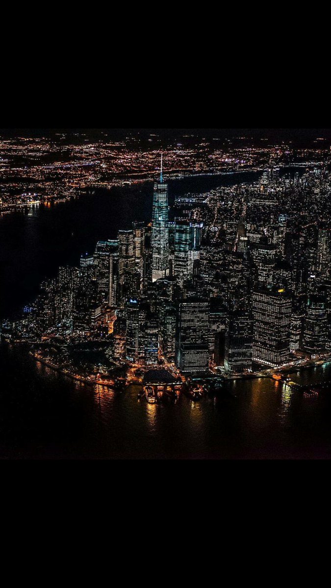 2 Days #NYC <a href="/ZoeGreen6/">Zoe Green</a> 😬🎅🏻🎄🍻