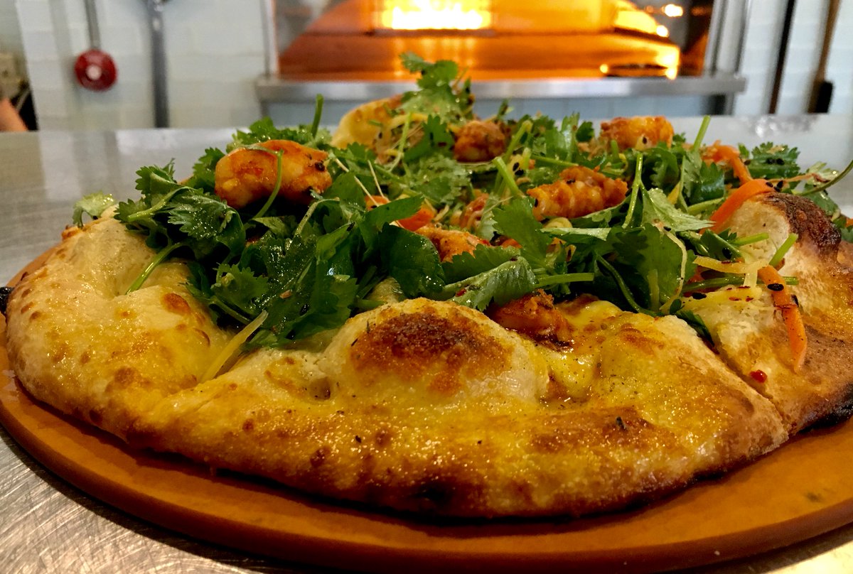 EatAtFrys's tweet photo. Chef’s Daily: Bubba Blue - Sriracha shrimp, pickled carrot &amp; ginger, cilantro, crispy shallot, lime.   #runforestrun #happytummy #makeuholla https://t.co/XHJd2oqeFz
