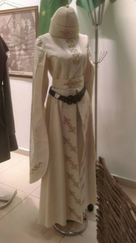 Sausruqo's tweet photo. #Circassian #FolkClothes https://t.co/H7Rwua3Aix