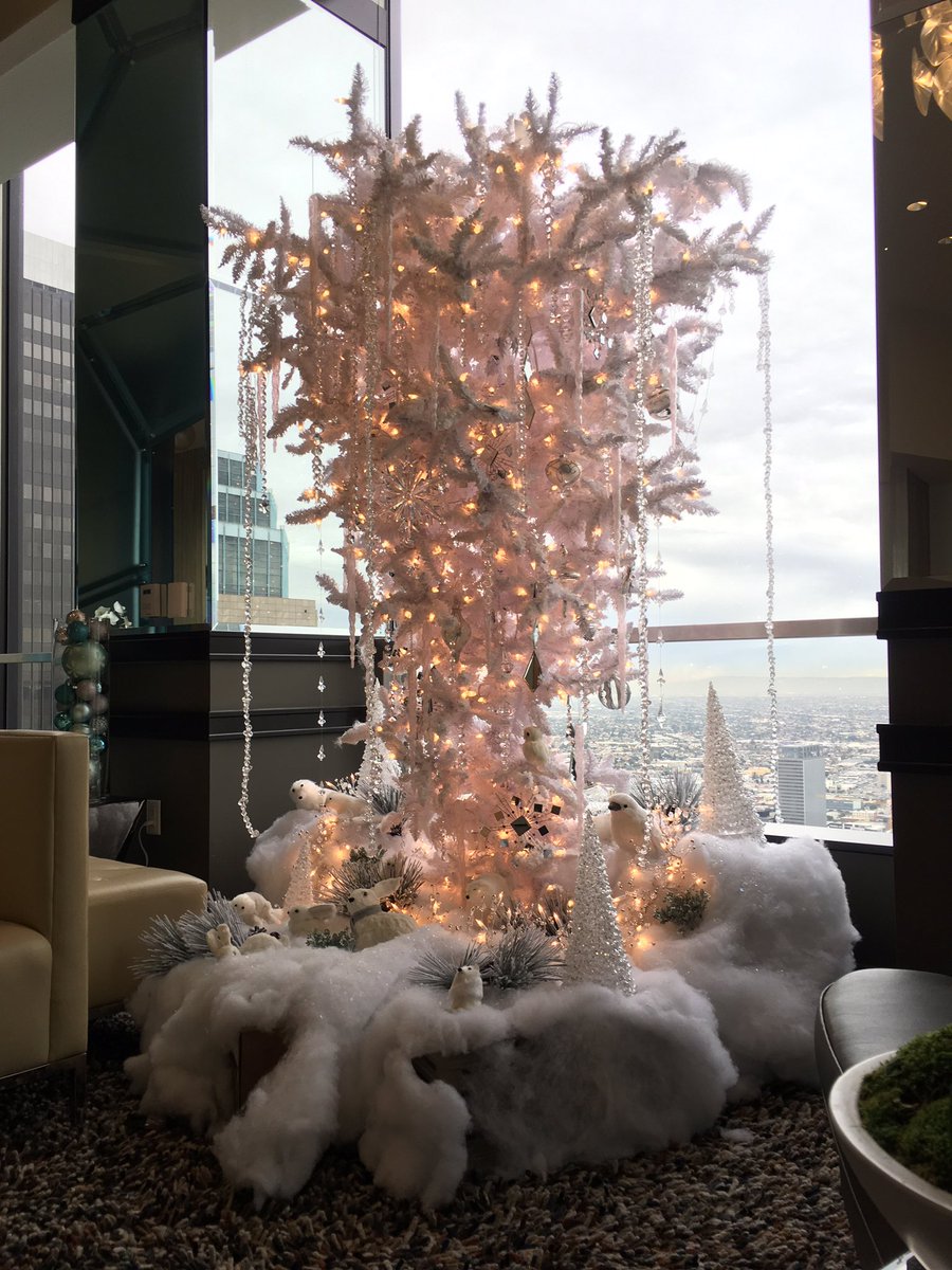 CourtneyCleaver's tweet photo. Upside down Christmas trees are a thing? #holiday https://t.co/JmyT5QvW0x