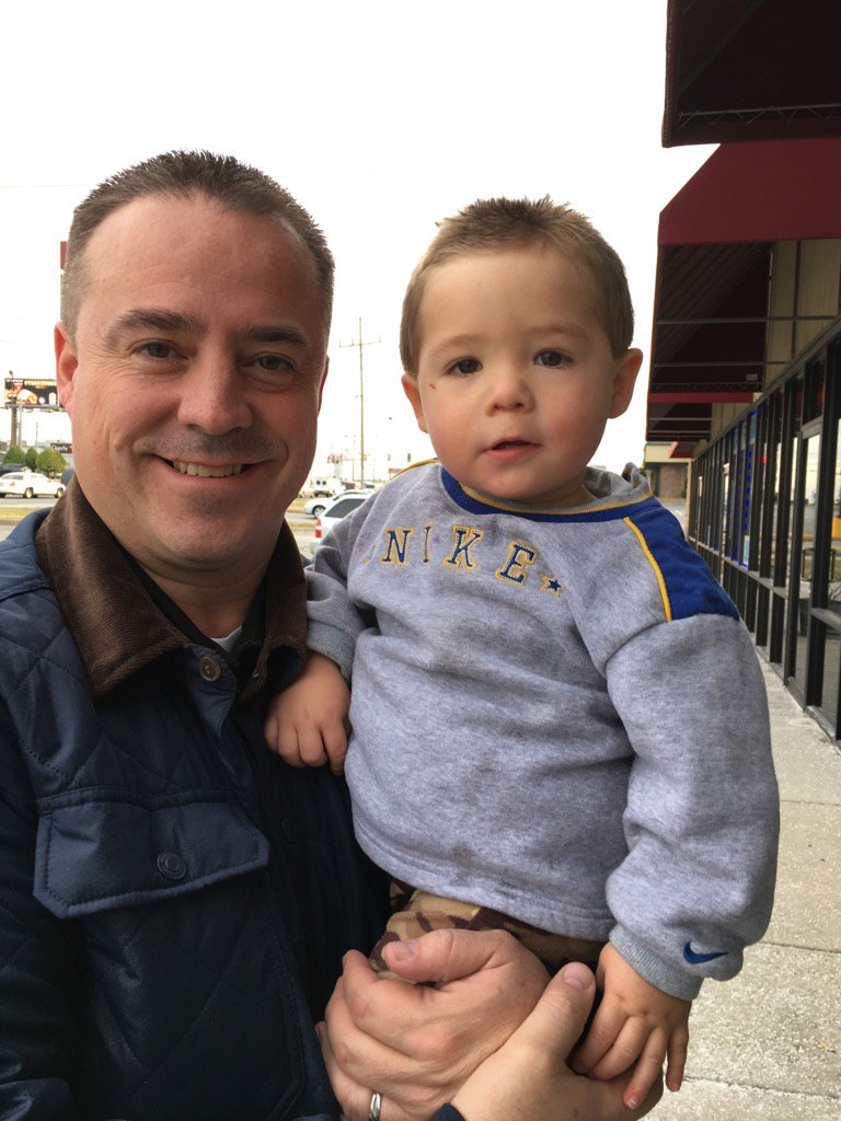 Nick_Alfaro's tweet photo. Haircut day! https://t.co/LoRgvYDV8F