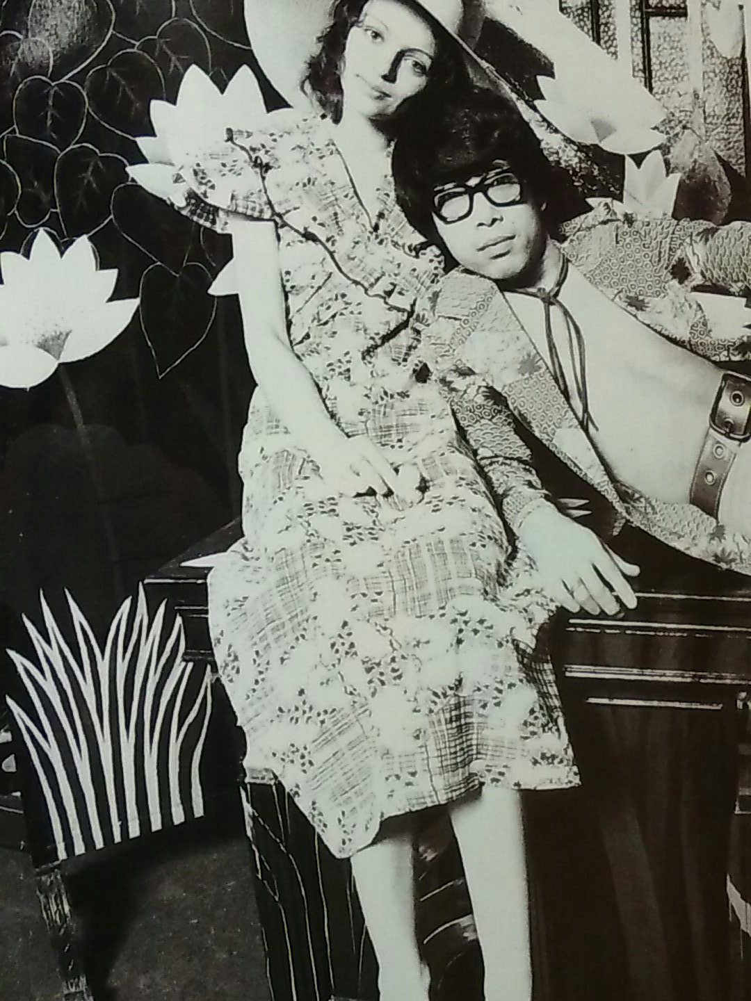 だっち No Twitter Oldpicture1900 フォークロア といえば 70年代から活躍する高田賢三がその先駆者ですね ケンゾーは1970 昭和45 年5月にパリで ブティック ジャングル ジャップ を開店 後の80年代に活躍することになる日本人デザイナー達の礎を築きます