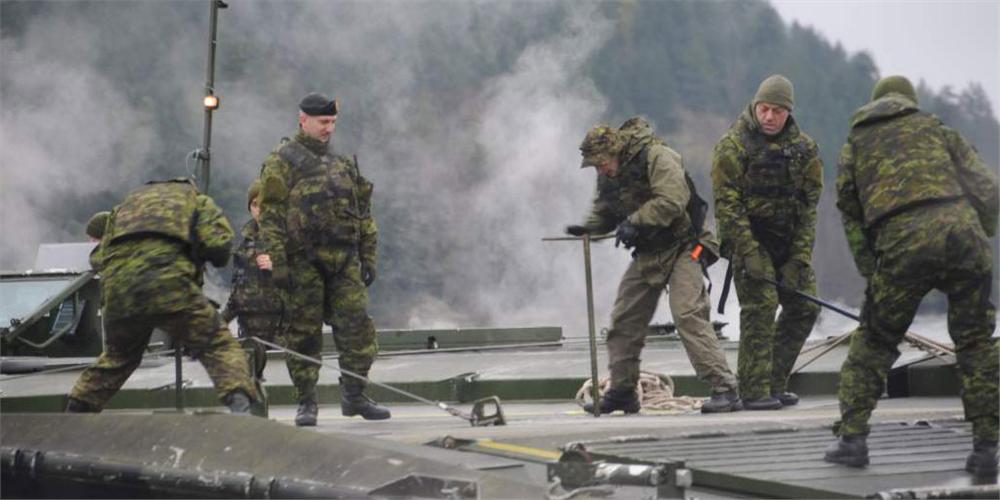3CdnDiv3DivCA's tweet photo. #AvisAuxMédias Le 39e Régiment du génie de combat s’entraîne dans le secteur de Chilliwack #39GBC #BienEntraîné https://t.co/h0aQMsqcWA https://t.co/Gm70ATlKTb