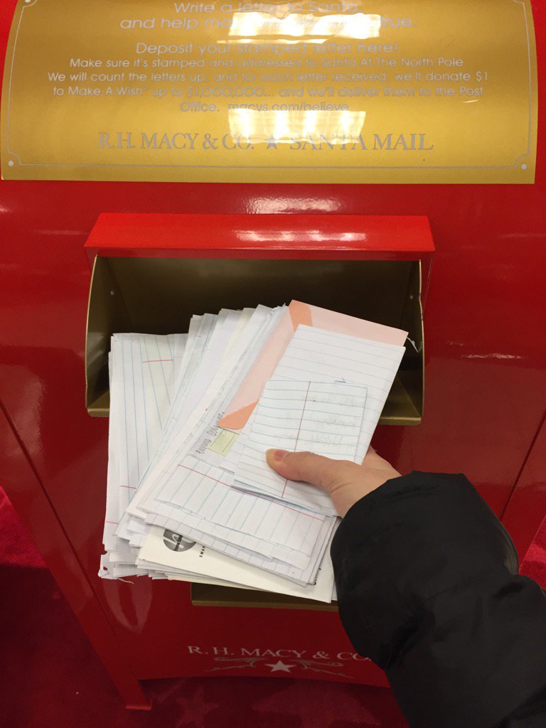 Ms_JBerry's tweet photo. Just dropped of 85 letters to Santa @Macys $85 to @MakeAWish #proudteacher #MacysBelieve #SLStrong #BerrysBio https://t.co/N5Dj94xl6N