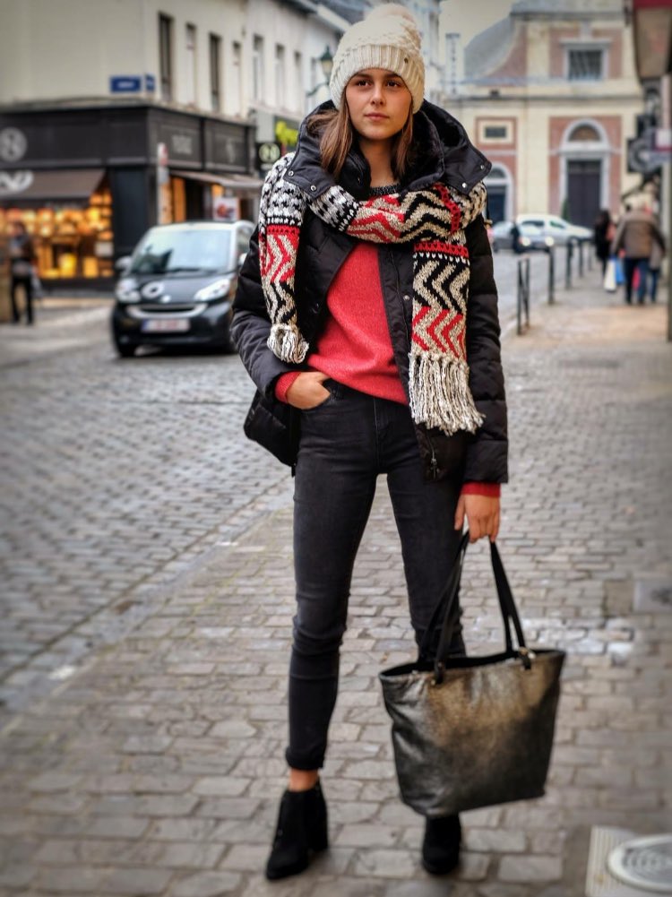Esprit1180's tweet photo. Bien au chaud dans ma doudoune 😍! #doudoune #esprit #uccle #bruxelles #uccle #shopping #femme #bonnet #froid https://t.co/Lh9TZ42Dsm