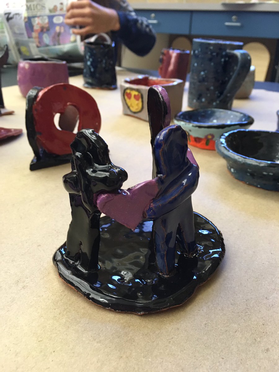 HeilLine's tweet photo. Students wrapping sem I clay work to take home. #artsed #mtla16 https://t.co/QTchsBqE7Z