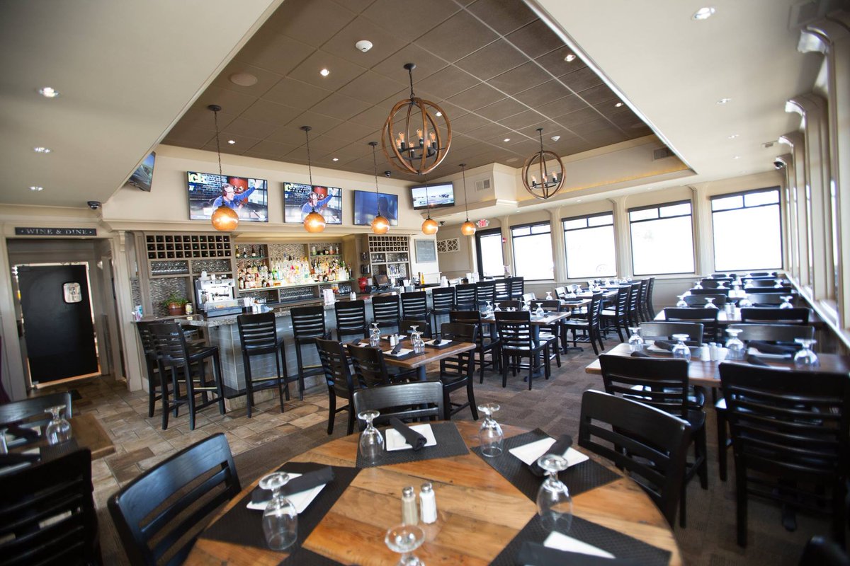 CarmelasMA's tweet photo. It's not too late to take your work family out for a holiday lunch. Come let us cook for you! #Carmelas #tistheseason #wednesdaymotivation https://t.co/1yiksKpRX2