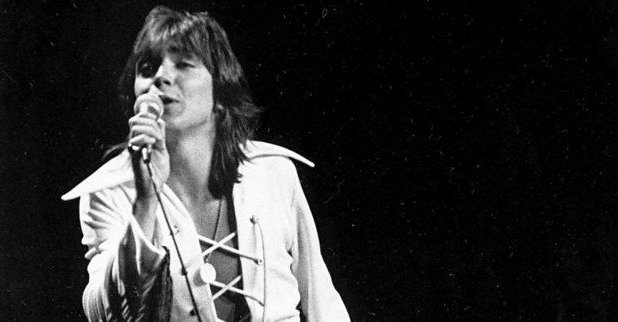 EngvallPodcast's tweet photo. #DavidCassidy, one of the 70s biggest heartthrobs (especially if you ask Gail), joins our #Christmas show! Listen→ https://t.co/Q35cKu23js https://t.co/LC0tle4YcJ