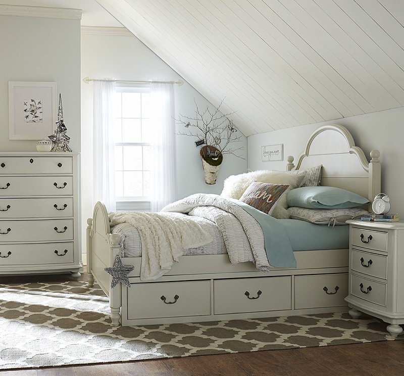 Star_Furniture's tweet photo. It's officially the 1st day of winter! Time to replace winter wear in storage w/ summer clothes #underbedstorage https://t.co/X7xw2B7KLB https://t.co/XKivc0WXyS