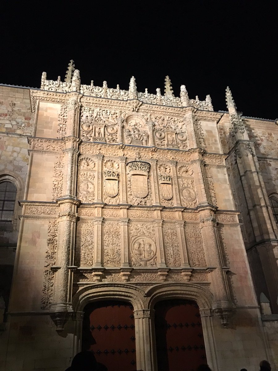 dipusalamanca's tweet photo. Magnífica inauguración de la restauración de la fachada de la @usal Enhorabuena https://t.co/XM0L9WuvmI