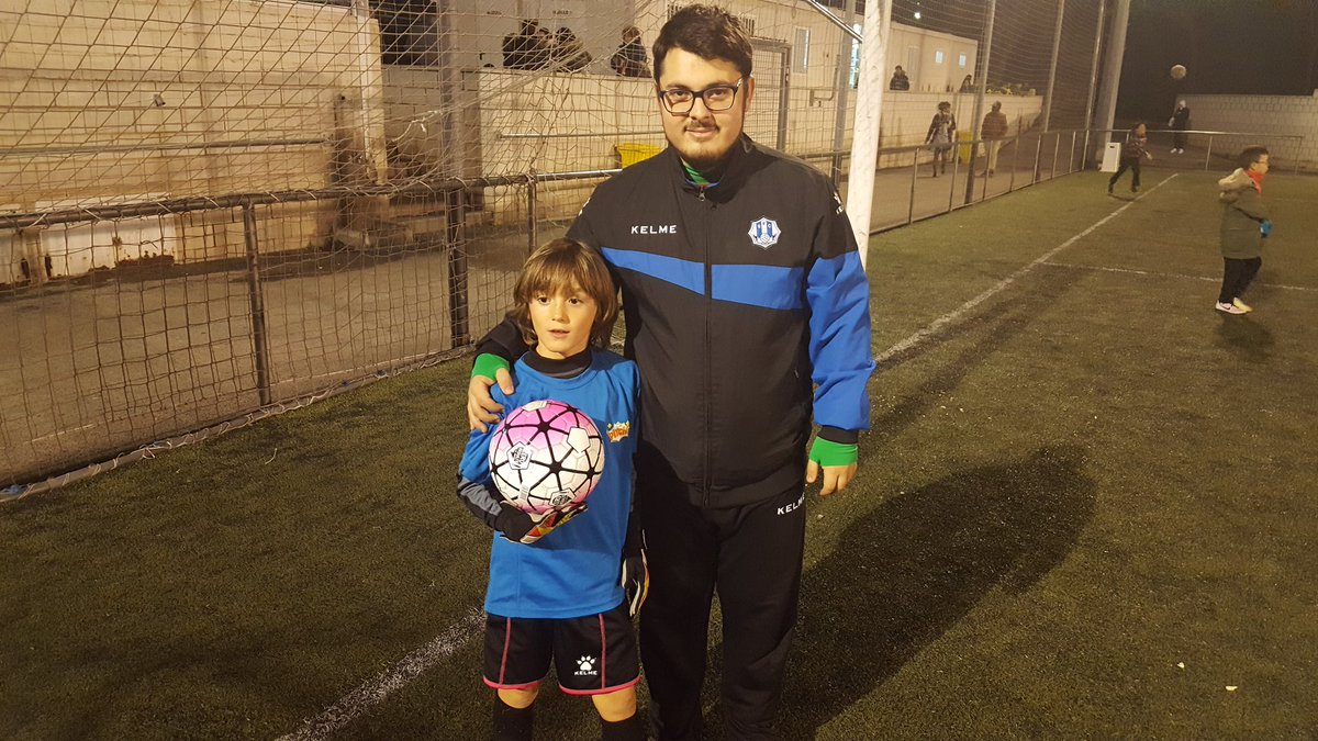 SantfeliuencFC's tweet photo. @SantfeliuencFC col·laborant al torneig que organitza @recreativasf, des de avui fins divendres, ¡¡Cap nen sense Joguina!! Us Esperem a tots https://t.co/qDlHjHxTfb