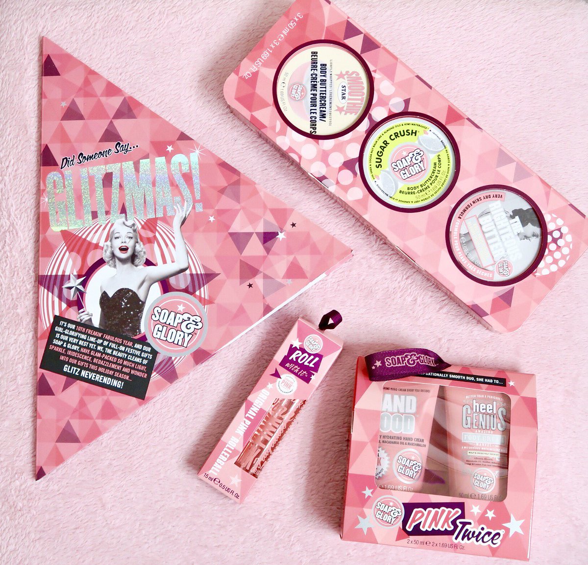 AlexaPoletti's tweet photo. This is SO CUTE π Can't wait to try these out! Merry #glitzmas, @SoapandGlory πβ¨πβ¨π https://t.co/9xtbTDj2LK