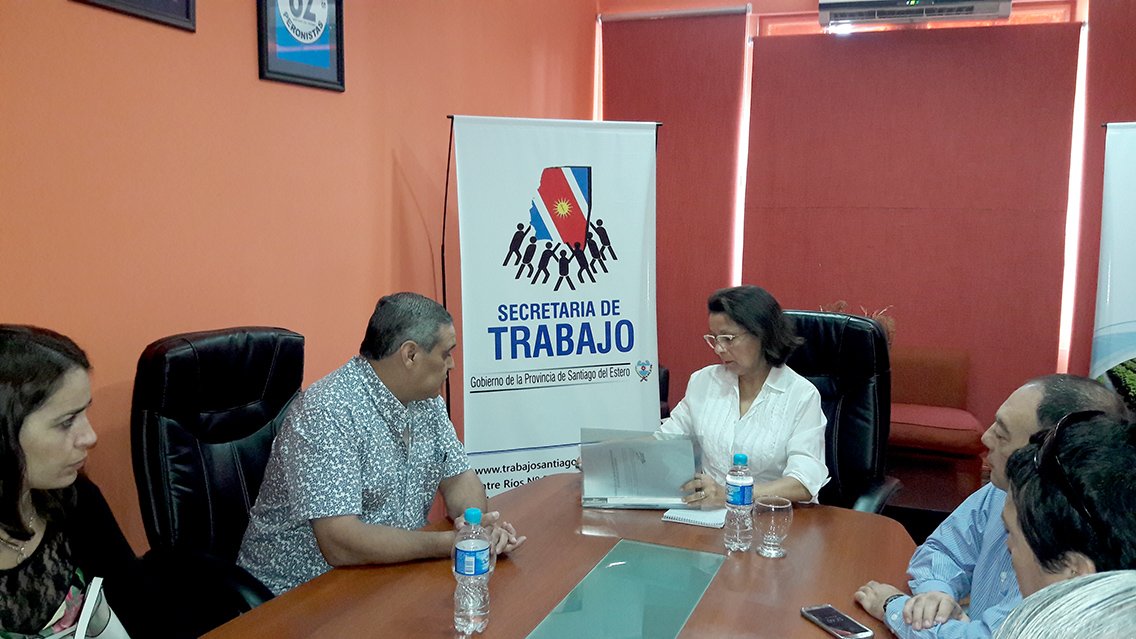 goo.gl/zzbVJO RENATRE Santiago del Estero, UATRE y OSPRERA, participaron de mesa de trabajo con Ministerio de Trabajo Provincial