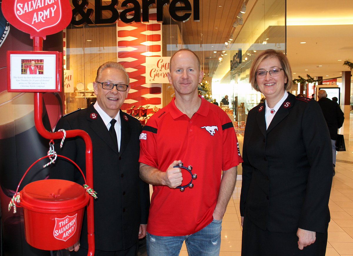 tsacalgary's tweet photo. Thanks to @calstampeders coach Dave Dickenson for ringing the bells at one of our #Kettles over the weekend! #YYC #GivingHopeToday https://t.co/Kr37ry05GI