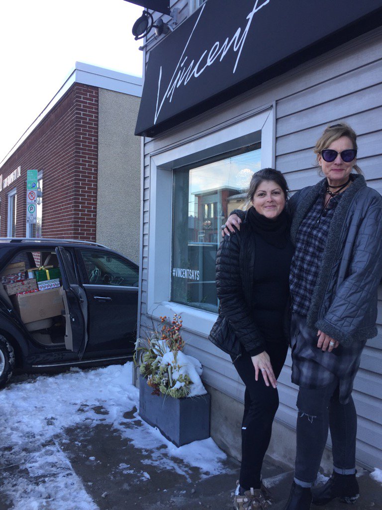 maryktaggart's tweet image. Ran into these gals loading up @shoeboxcanada @ShopVincent well done @tarashields @AQOttawaImage #community #giving
