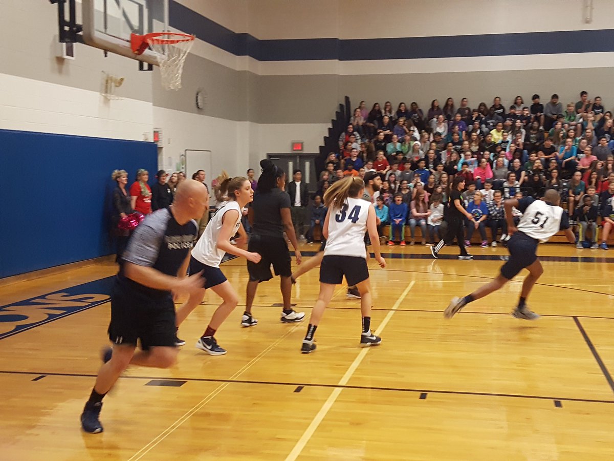 FMMS_SRO's tweet photo. @FM9_SRO was my ringer, 58-35 faculty up. https://t.co/YeWCyJweEG