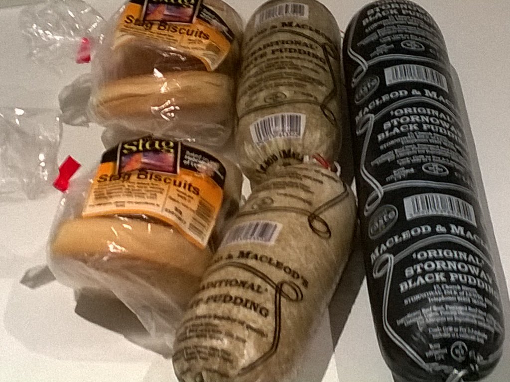aonghasmacleod's tweet photo. It had been a while but it was good to be back. Picked up the goods #Stornoway #flyingvisit #Leodhas https://t.co/jyXgBYUmEj