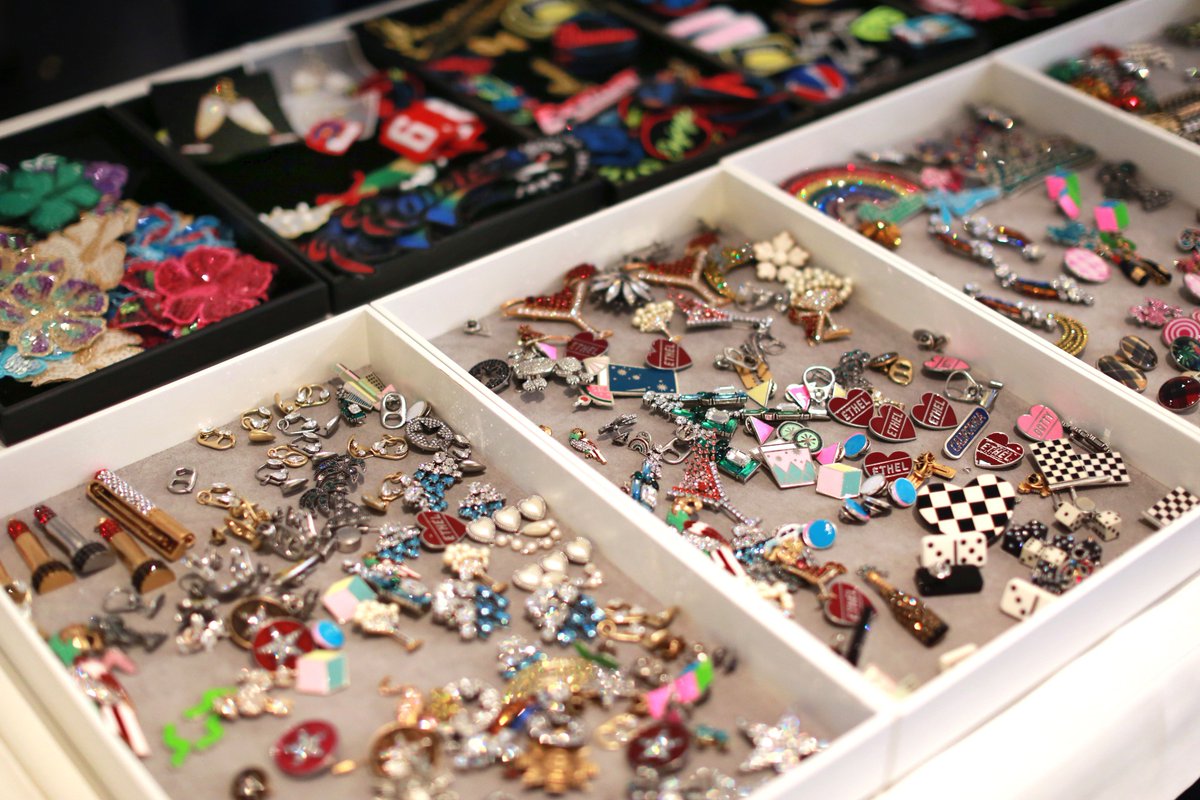 Want to customize your clothes with Marc Jacobs patches &amp; pins? Head to MJ boutiques or dot com to #PatchMarc 📌 mjin.tl/Customize