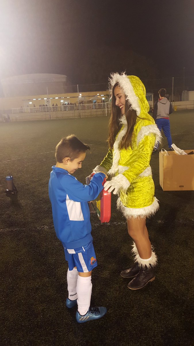 rivassalvador's tweet photo. Col·laborant al torneig que organitza la @recreativasf,des de avui fins divendres, ¡¡Cap nen sense Joguina!! Us Esperem a tots #MpalFalguera https://t.co/TstUgl2pJZ