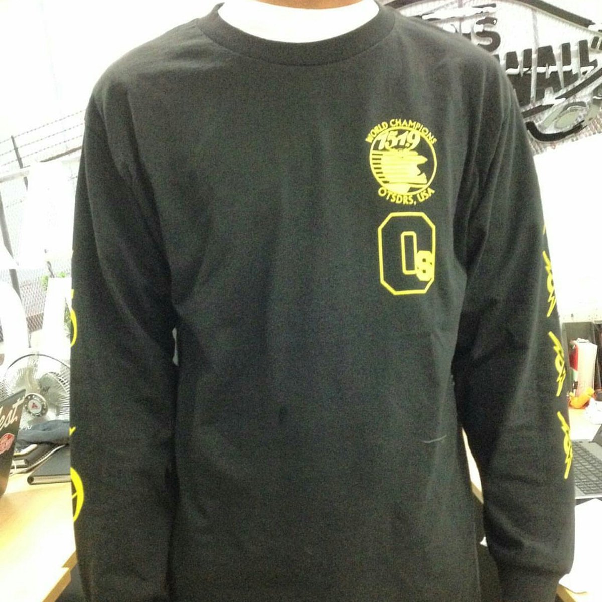 OutsidersBMX's tweet photo. Shout out to @soc_alvarez in our 1519 long-sleeved shirt. #outsidersproject #outsidersbrand #1519controls #outsidersbmx #stylepoints https://t.co/SZQgGqmey2